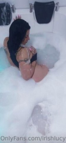 European Babe 🔥 onlyfans.com/irishlucy - 1