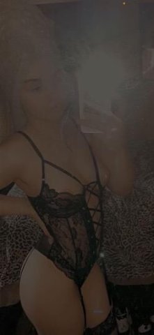 hey whats up new in town hmu if you looking for a good time🥰🤑 - 19 - 1