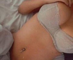✨ BEAUTIFUL BUSTY BOMBSHELL✨ - 24 - Image 4