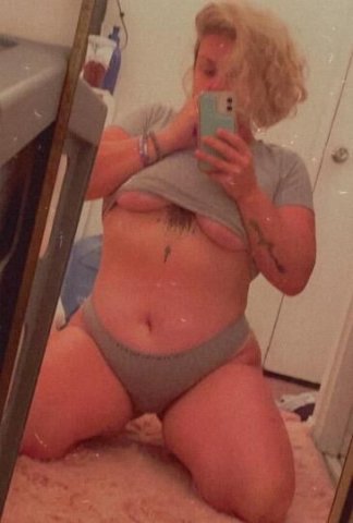 Thick Blonde Bombshell OUTCALL - 32 - 1