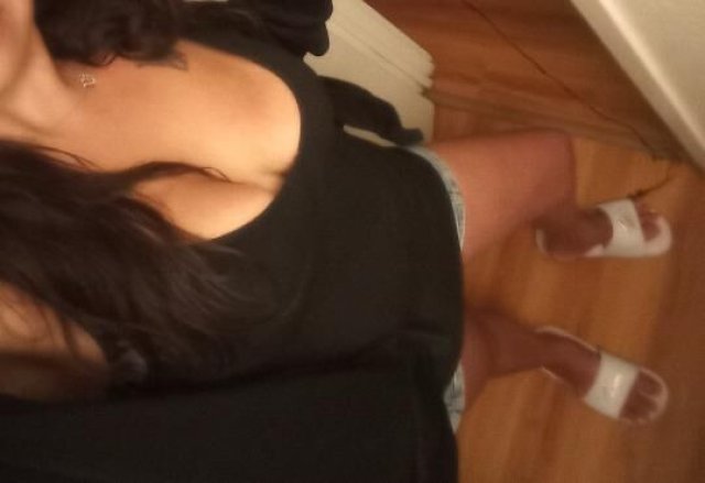 hey whos up for some late night fun with me im ready to show someone a good time so message me💋 - 30 - 1