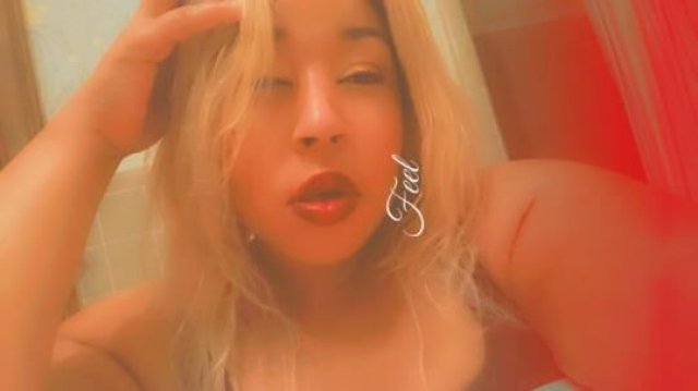 BUSTY REDBONE 😘 Now available 😜😜 PARTY FRIENDLY - 1
