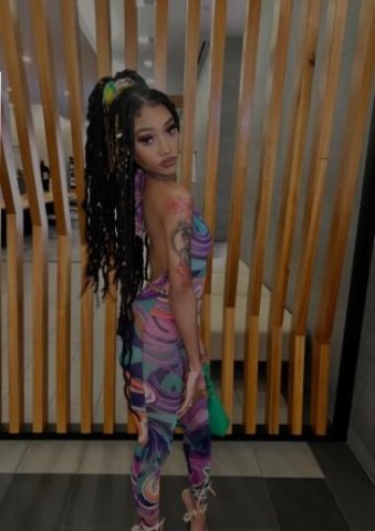 pretty & petite - 1