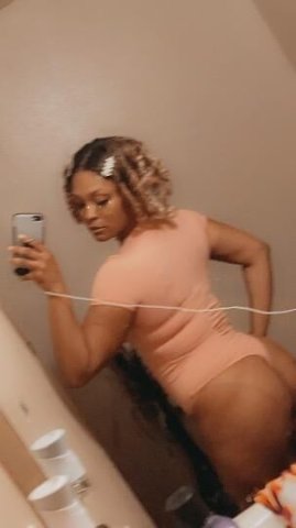 sexy milf🤭🫨🤐🤑 You can also check me out @ https://onlyfans.com/amil34 - 34 - 1