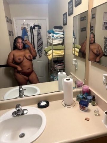 Karma K Back in town 🥰 short thick brownskin 💦 exotic bae full of fun 😛No pimps no law no GAMES UPSCALE BAE - 24 - 1