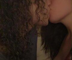 Two Women. One Show. Zero Chances to Misbehave 😈 - 25 - Image 2