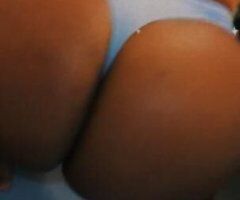 Minneapolis / St. Paul escorts - short&curvy - 34