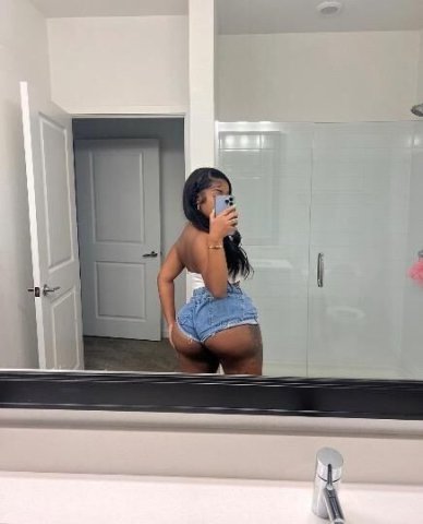 petite curvy ebony princess - 26 - 1