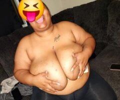 pretty face wet💦 😼 big titty BBW - Image 3