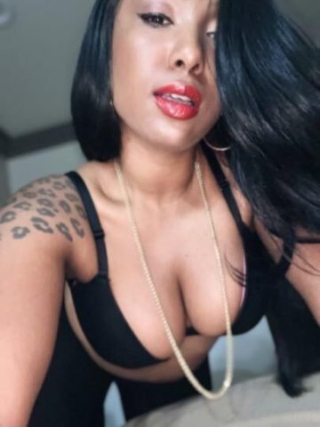 Yay! You found me! 😉 Outcall available anywhere - 25 - 1