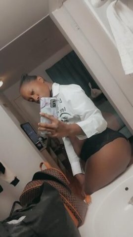 this chocolate kitty gets drippy 😏 cum play babe 🤑 - 1