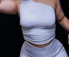 Incall available 💦 - Image 3