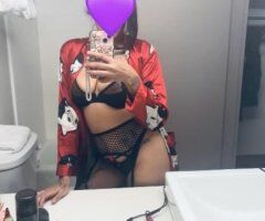 Bronx escorts - slim thick with green eyes and a pink pretty pussy - 25
