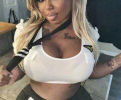Gorgeous Ebony Companion - Image 3