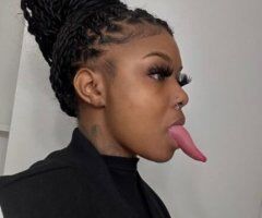 Long Island escorts - PLEASURER - 25