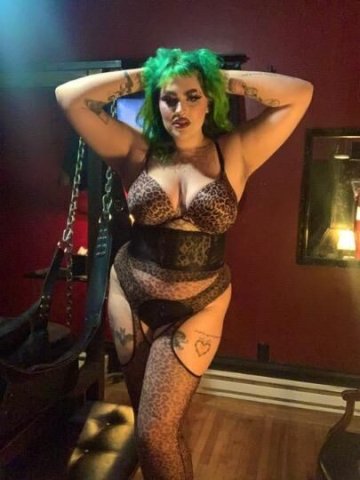 BDSM - 6 FT 2 DOMINATRIX - 25 - 1