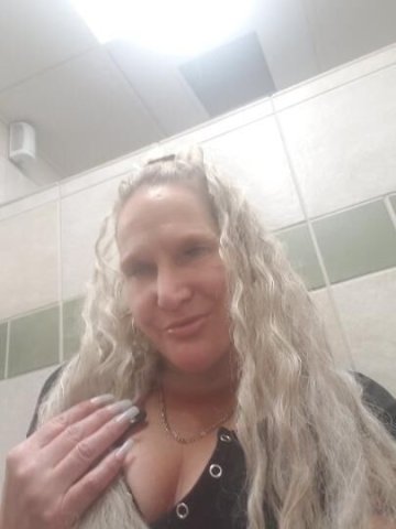 💋QUEEN OF COCK SUCKING QVFS$100 - 43 - 1
