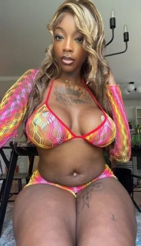 Busty amazon 😍 - 24 - 1