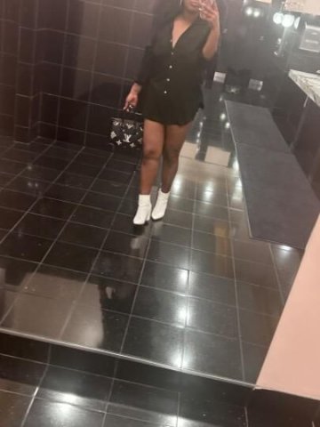 Sexy 🍫 Ni'Omii back in town💋. Ask about my $300 special!!Available for incall/outcall now!! - 1
