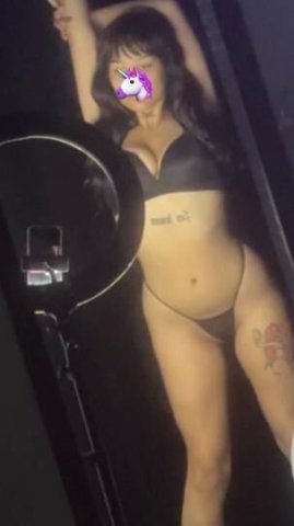 slim body big titty lightskin - 1