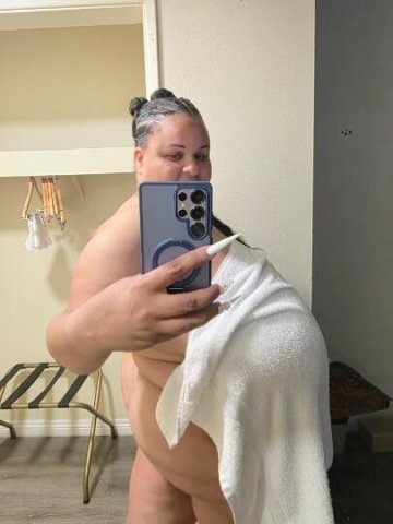 Busty Bombshell with 50H Natural Breast. Here for a good time, not a long time. - 30 - 1
