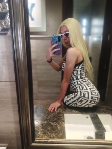 Madame Ts Trina - 1