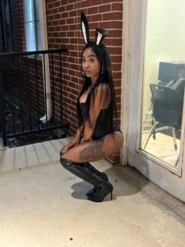 Today my BIRTHDAY! 11/29!! Come celebrate with me baby 👅. im the BEST . young, pretty girl with TIGHT WET NEW PUSSY 😍. i can be your head doctor baby 👅. - 1