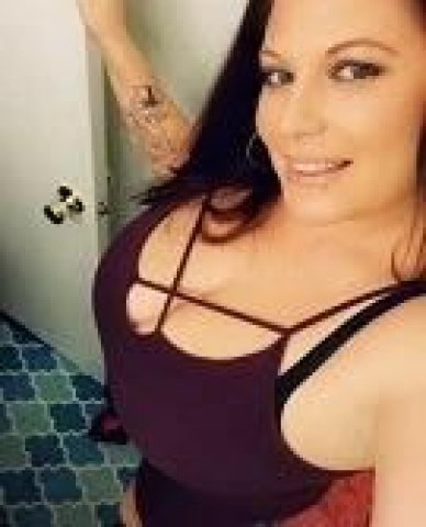 Hi Guys 🤭 Cum play with my All Natural 42E'S.💦💦Im waiting😋 - 1