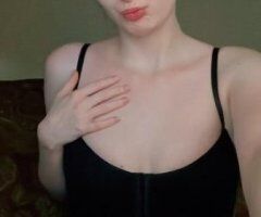 Cincinnati escorts - Wet tight and juicy pink pussy 💦
