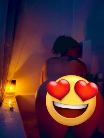 Petite Lil Freak 🌹🫦 Facetime Shows / Content Bundles ( B/G / Solo ) / Onlyfans 🫶🏼 Dominatrix 😈 - 1