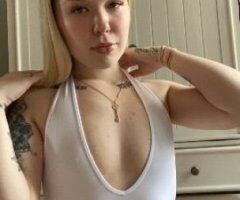 funny blonde bombsbell 🏆😇 - Image 5