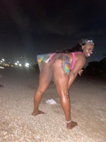 Mz_EyeCandy Is Back: Incalls avaliable only for the time being... time is everything - 1