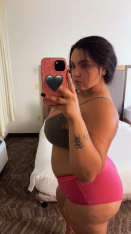 YOUNG MILF😍😍 Bombshell Goddess 100% REAL - 1