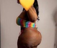 Big juicy lips that grips the dick real good🫦🍆💦call me the throat magician i make dicks dissapear🪄🤩👅 - Image 2