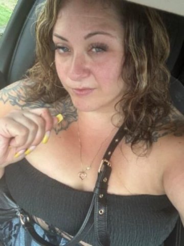 hi im retta looking for a hot guy - 1