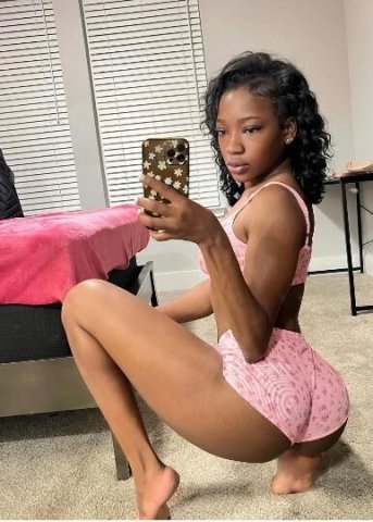 Creamy pussy Goddess 💦👑 - 1
