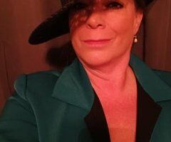 Sexy, southern lady - Image 5