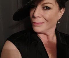 Sexy, southern lady - Image 6