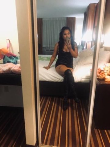 Are You Lookin' For A Late Night Creep A Sure Score Who Has An Appetite For Wanting It Deep - 37 - 1