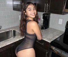 Im a very easy going, open minded, sweet and sexy. I’m told I look better in person. - Image 4