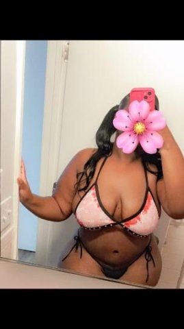 Big juicy lips that grips the dick real good🫦🍆💦call me the throat magician i make dicks dissapear🪄🤩👅 - 1