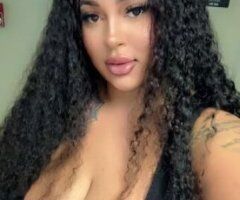 Aloha Papi 🌺 Thick, tall Latina w/ an angel face visting Hawaii 💦⭐ - Image 2