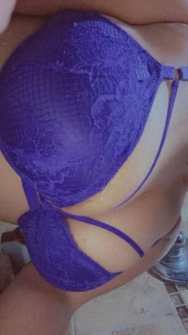 THICK LATINA - 1