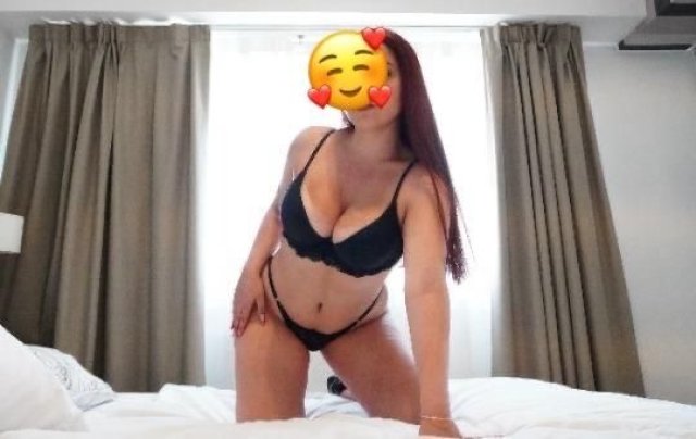 Big Boobs Latina Looking for a fuck buddy - 20 - 1