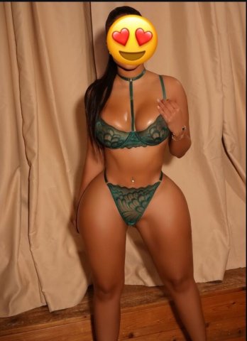 LATINAS CACHONDAS PAPI EN LA CIUDAD 😈 - 22 - 1