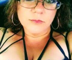 Lansing escorts - Thick and Juicy with Amazing 44Gs! Loves to satisfy