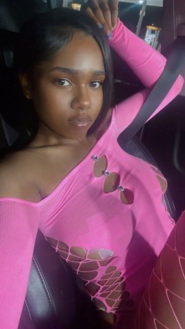 upscale playmate available 🩷 outcalls / carplay only - 23 - 1