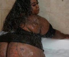 👀🔥 Sizzling BBW Playtime in Mobile! 🍑💦 - Image 4
