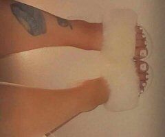🎄🎀 🥂CAMSHOW🍑INCALL🍑CONTENT CUM ENJOY AN EROTIC DELIGHT SQUIRTING BLONDE BOMBSHELL BEAUTY🎄🎀 HOLIDAY SPECIALS INCALL ONLY - Image 2