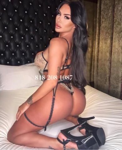 ♡𝐓𝐇𝐄 𝐕𝐈𝐗𝐄𝐍 𝐎𝐅 𝐘𝐎𝐔𝐑 𝐃𝐑𝐄𝐀𝐌𝐒♡ - 1